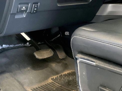 Used 2023 Ford F250 Lariat w/ Sport Appearance Package image 22