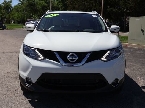 Used 2017 Nissan Rogue Sport SL AWD/4WD image 3