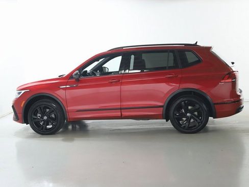 Used 2024 Volkswagen Tiguan SE R-Line image 40