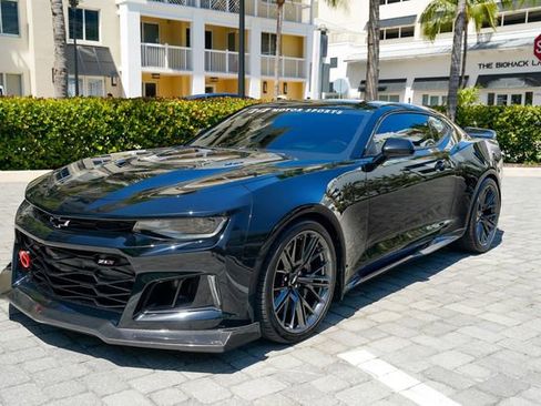 Used 2018 Chevrolet Camaro ZL1 RWD image 2