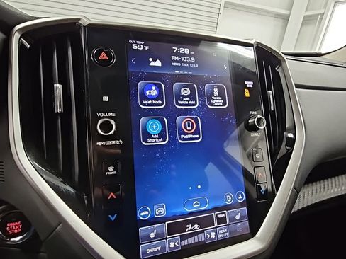 Used 2024 Subaru Ascent Premium w/ Convenience Package image 17