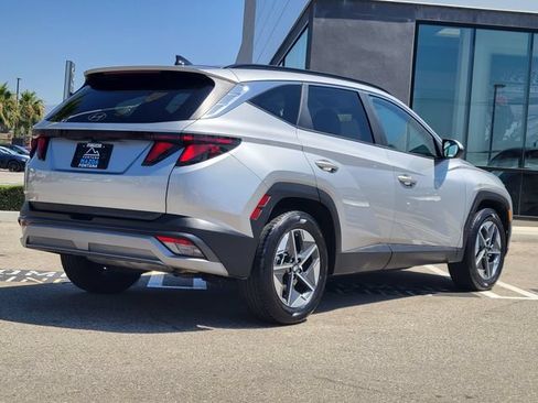 Used 2025 Hyundai Tucson SEL FWD image 4