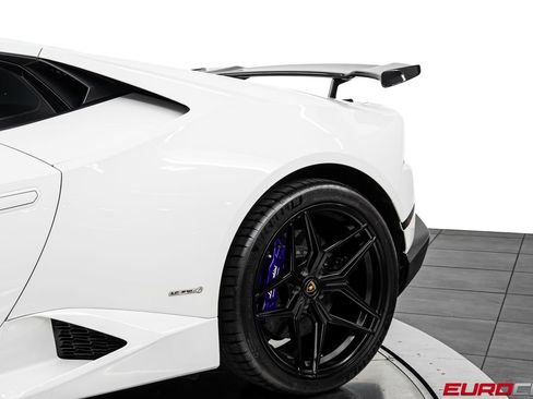 Used 2015 Lamborghini Huracan LP 610-4 AWD/4WD image 16