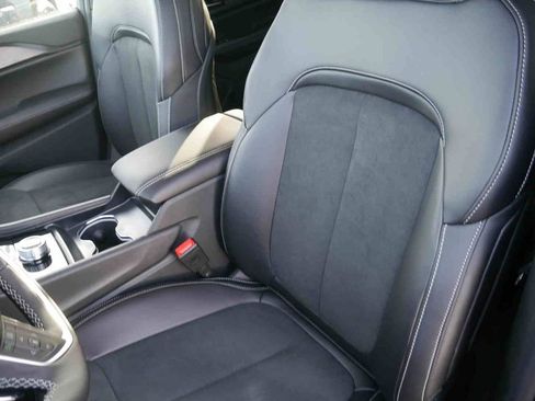 New 2025 Jeep Grand Cherokee Altitude image 27