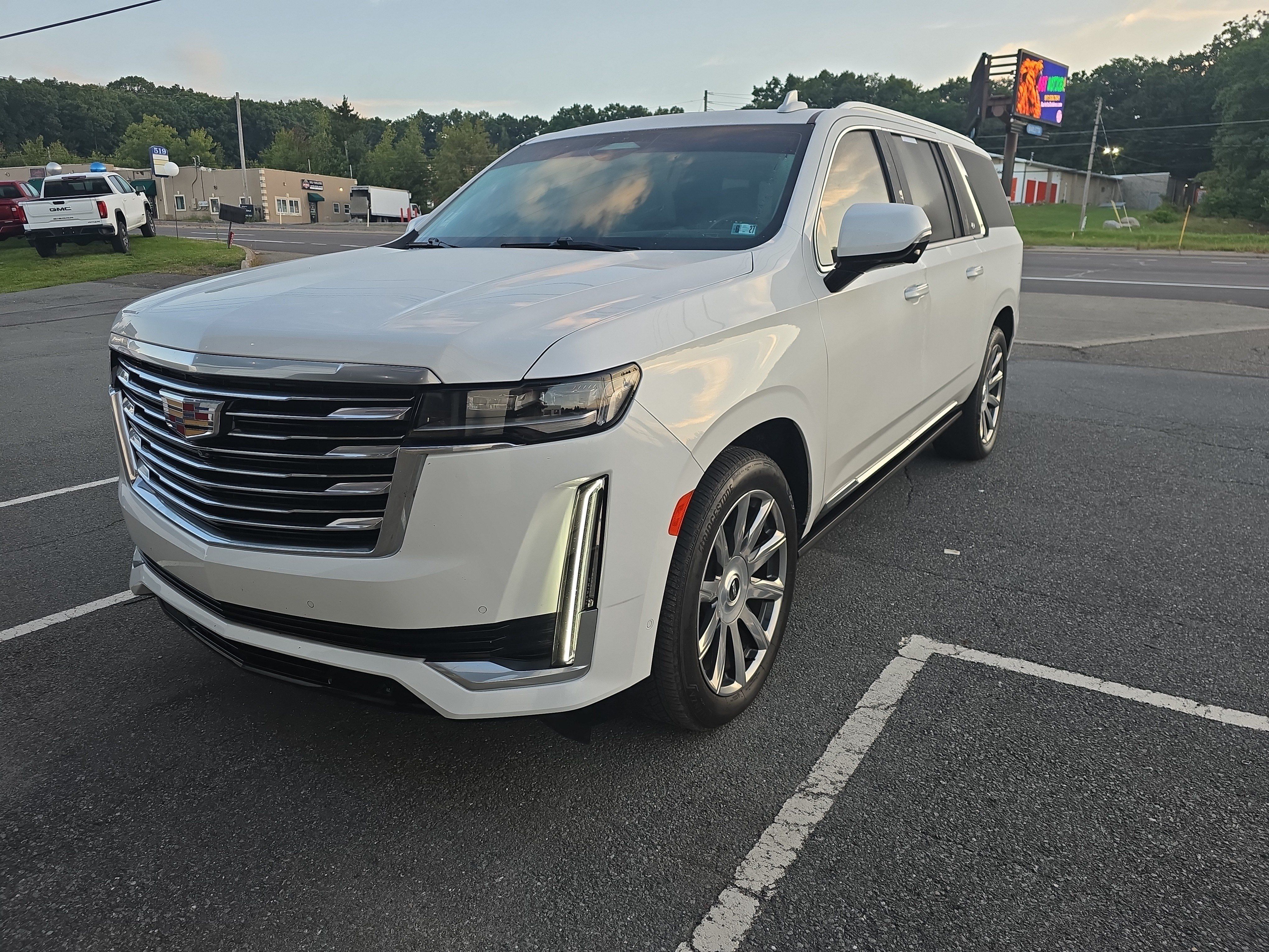 Used 2021 Cadillac Escalade ESV Premium Luxury Platinum AWD/4WD image 11