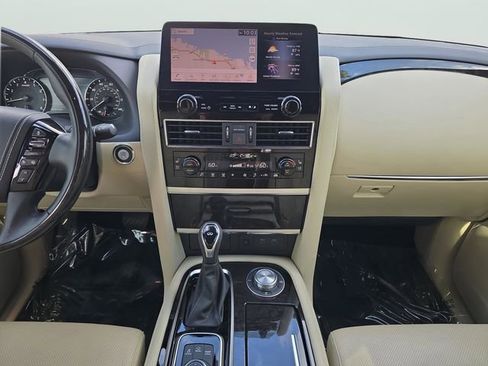 Used 2024 INFINITI QX80 Sensory AWD/4WD image 10