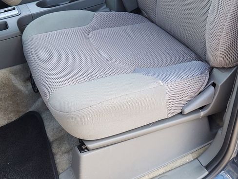 Used 2015 Nissan Frontier SV image 16