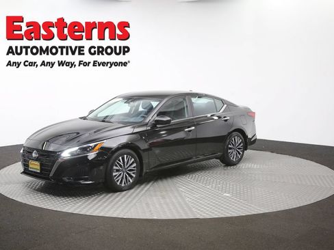 Used 2023 Nissan Altima 2.5 SV FWD image 55