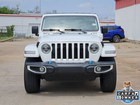 Used 2022 Jeep Wrangler Unlimited Sahara w/ Cold Weather Group AWD/4WD image 2