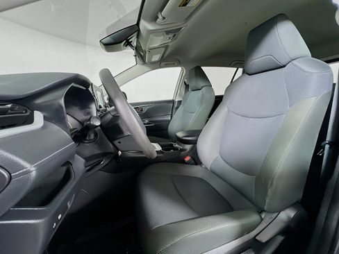 Certified 2021 Toyota RAV4 LE AWD/4WD image 11