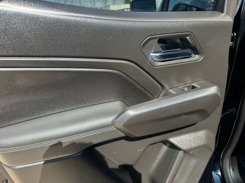 Used 2023 Chevrolet Colorado LT image 31