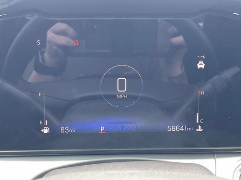 Used 2024 Chevrolet Trax LT w/ Driver Confidence Package FWD image 20