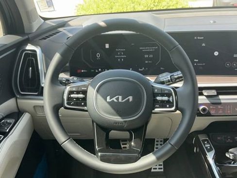 Certified 2025 Kia Sorento SX FWD image 27