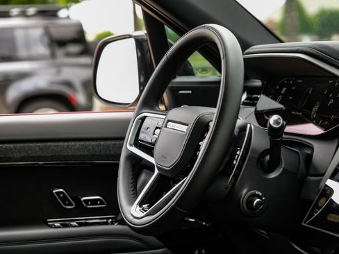Used 2025 Land Rover Range Rover Sport AWD/4WD image 18