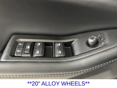 Used 2026 Jeep Grand Cherokee Limited w/ Limited Altitude Package AWD/4WD image 29