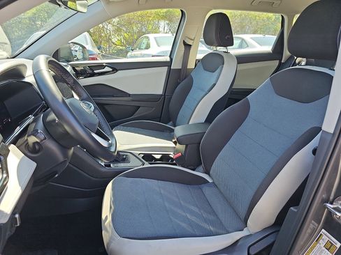 Used 2025 Volkswagen Taos S image 16