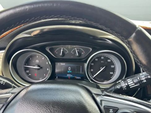 Used 2019 Buick Envision Essence FWD image 27