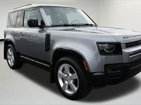 Used 2024 Land Rover Defender 90 X-Dynamic SE image 7