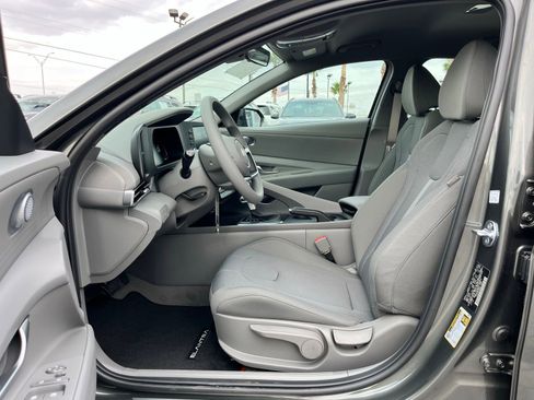 New 2026 Hyundai Elantra SE FWD image 15