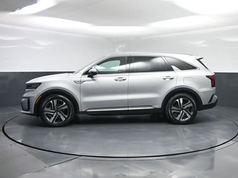 Used 2024 Kia Sorento EX w/ Panoramic Sunroof Package image 26