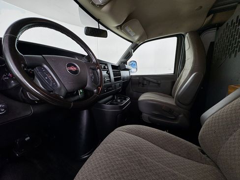 Used 2020 GMC Savana 2500 image 19