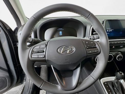Certified 2025 Hyundai Venue Limited image 12