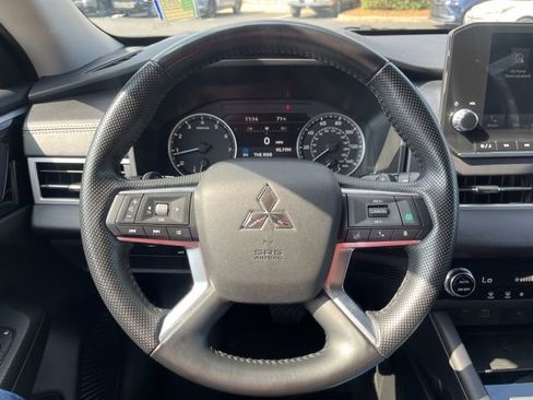 Used 2024 Mitsubishi Outlander SE Black Edition image 19