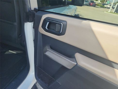 Used 2022 Ford Bronco Wildtrak image 23