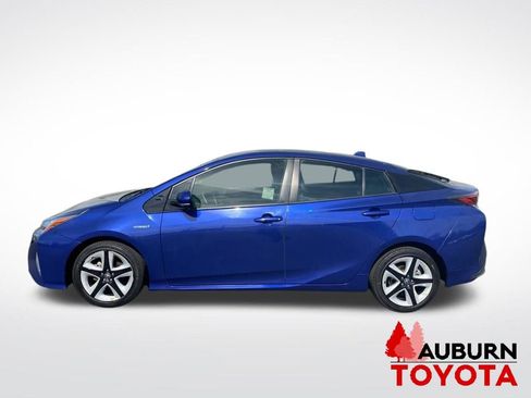 Used 2016 Toyota Prius Four Touring FWD image 4