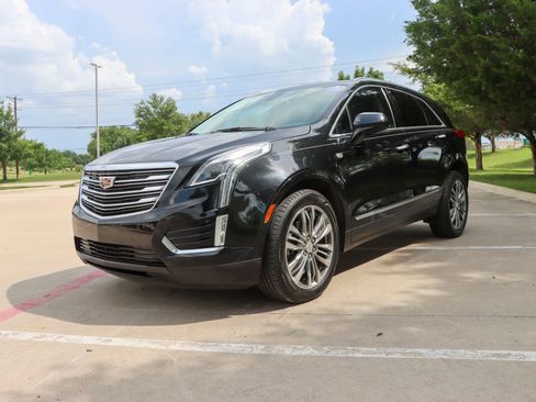 Used 2018 Cadillac XT5 Premium Luxury FWD image 3