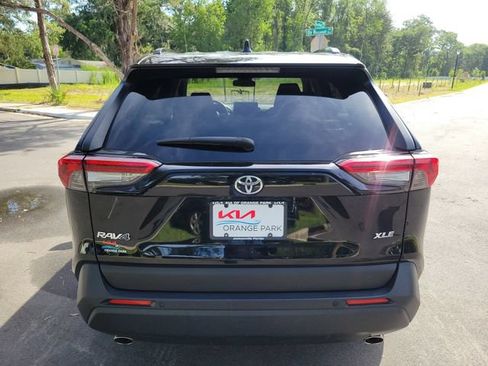 Used 2023 Toyota RAV4 XLE w/ Convenience Package FWD image 9