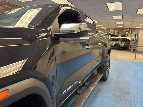 Used 2023 GMC Canyon Denali AWD/4WD image 18