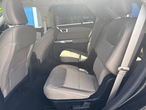 Used 2023 Ford Explorer XLT AWD/4WD image 27