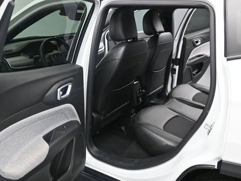 Used 2024 Jeep Compass Latitude AWD/4WD image 12