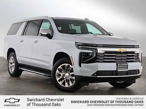 New 2026 Chevrolet Suburban Premier w/ Sun And Tow Package AWD/4WD image 1