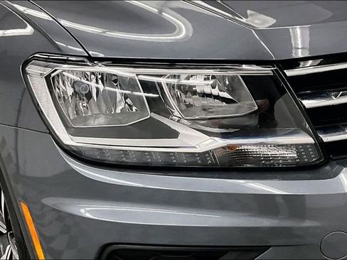 Used 2021 Volkswagen Tiguan S image 34
