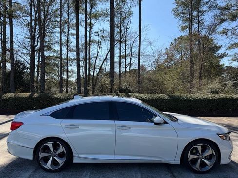 Used 2019 Honda Accord Touring image 11