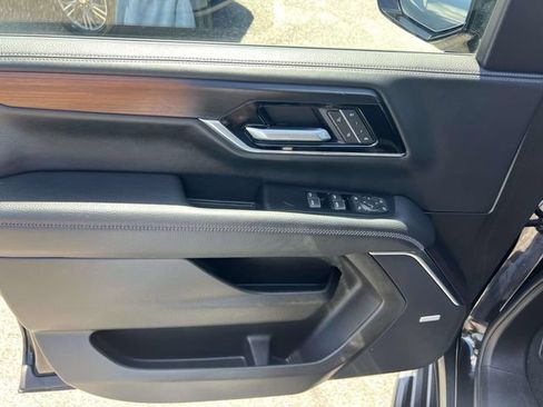 Certified 2025 GMC Yukon XL Denali AWD/4WD image 18