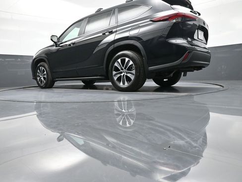 Used 2026 Toyota Highlander XLE image 34