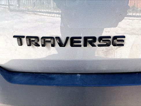 Used 2023 Chevrolet Traverse RS image 29