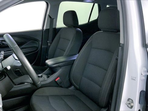 Used 2024 GMC Terrain SLE image 21