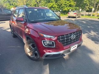 Used 2024 Hyundai Venue Limited FWD video 1