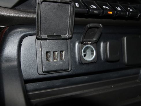 Used 2015 GMC Sierra 1500 SLT w/ Driver Alert Package image 19