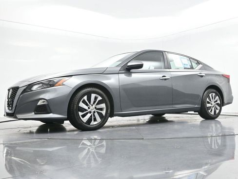 Used 2022 Nissan Altima 2.5 S FWD image 42