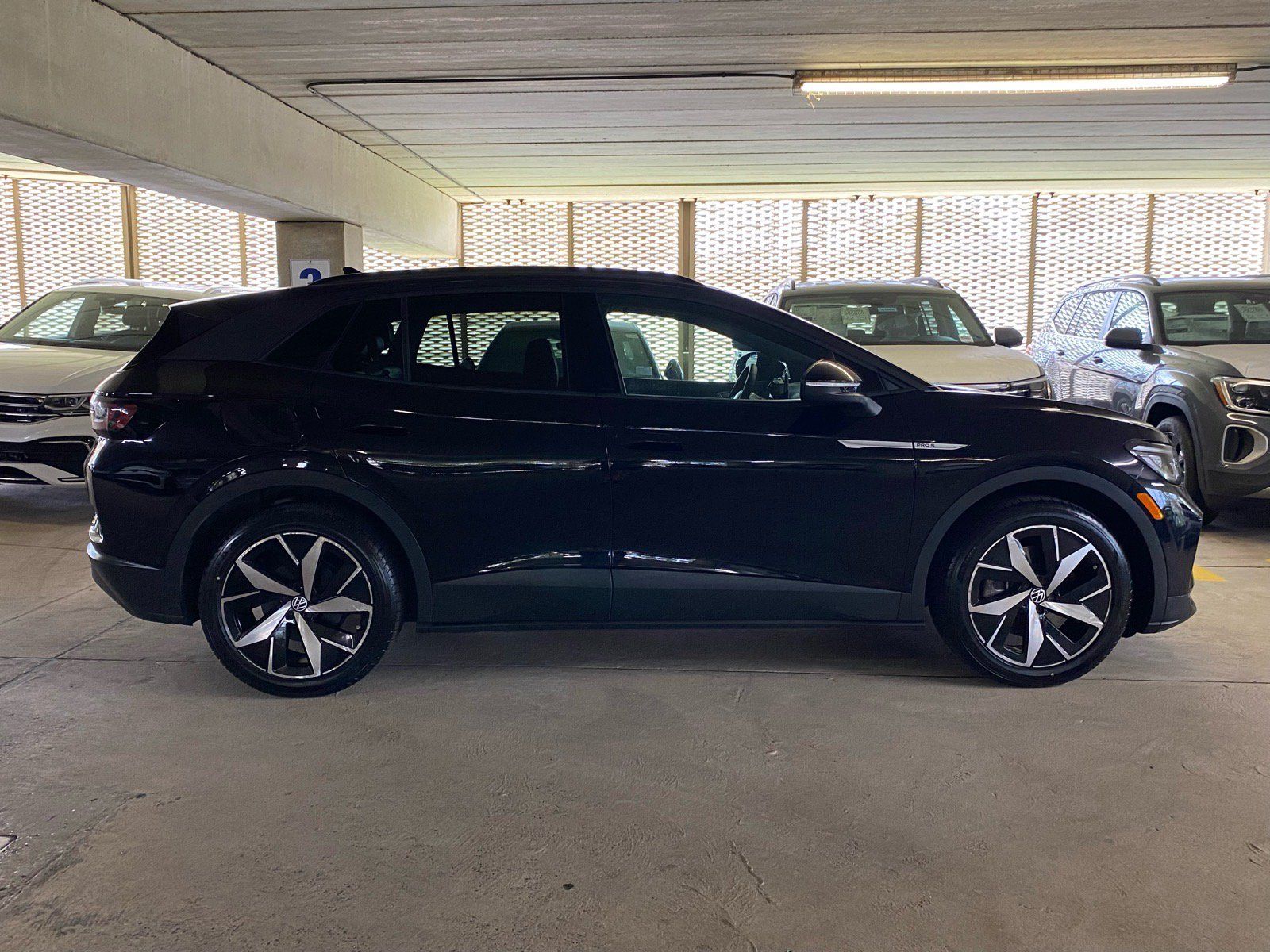 Certified 2023 Volkswagen ID.4 Pro S Plus AWD/4WD image 2