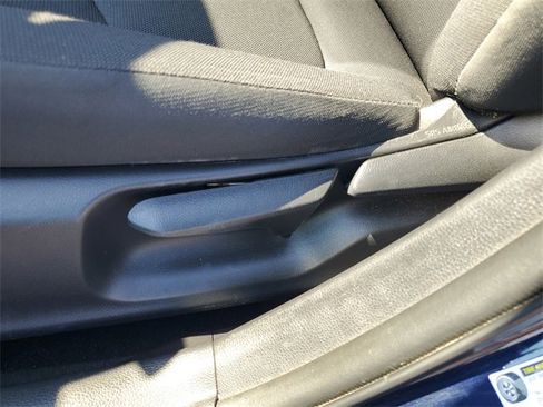 Used 2022 Toyota Corolla LE image 19