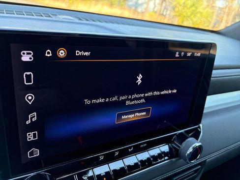 Used 2024 Chevrolet Colorado LT w/ LT Convenience Package image 17