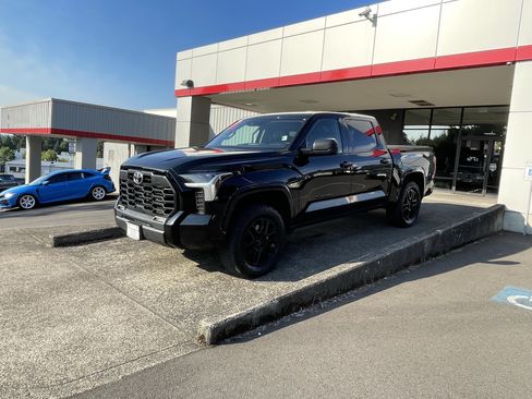Used 2022 Toyota Tundra SR5 w/ TRD Sport Premium Package AWD/4WD image 4