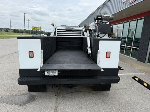 Used 2018 RAM 3500 Tradesman w/ Chrome Appearance Group AWD/4WD image 6