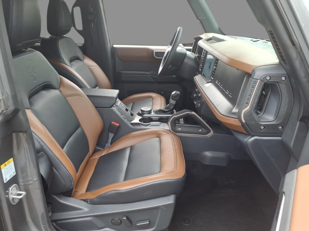New 2024 Ford Bronco Outer Banks AWD/4WD image 12